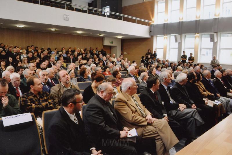 KKE 3299.jpg - Konferencja dla uczczenia ofiar zbrodni wołyńskiej dokonanej przez UPA w 1943 r., Olsztyn, 2008 r.